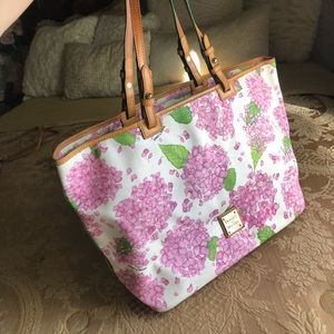 Dooney & Bourke Hand bag $75